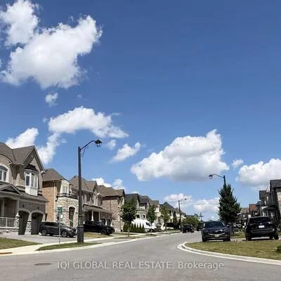 82,&nbsp;Madoc, Vellore Village, Vaughan