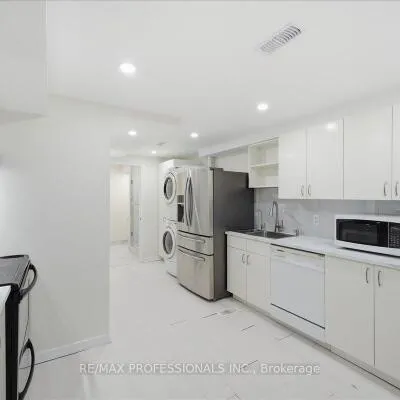 9611,&nbsp;Keele, Maple, Vaughan