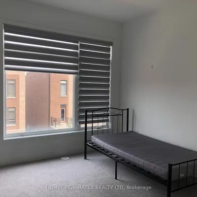22,&nbsp;Bluenose, Vaughan Grove, Vaughan