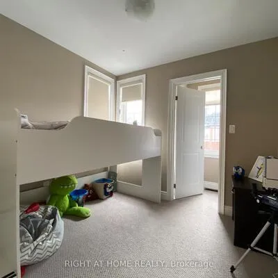 2,&nbsp;Queen Mary, East Woodbridge, Vaughan