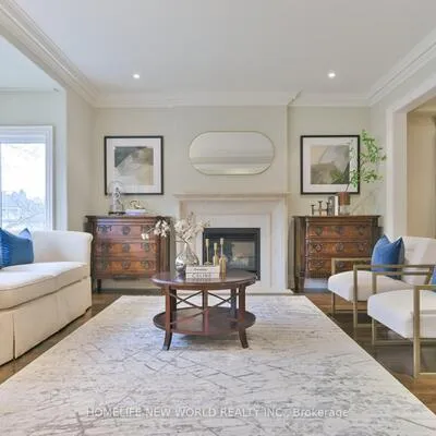 33,&nbsp;Evita, Uplands, Vaughan