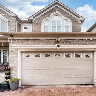 40,&nbsp;Oakdale, Maple, Vaughan