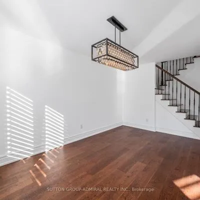 172, Kingsview, Vellore Village, Vaughan