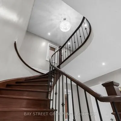 34,&nbsp;Lamp, West Woodbridge, Vaughan