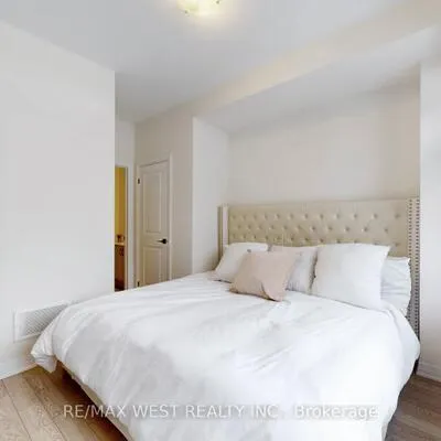 58,&nbsp;De La Roche, Vellore Village, Vaughan