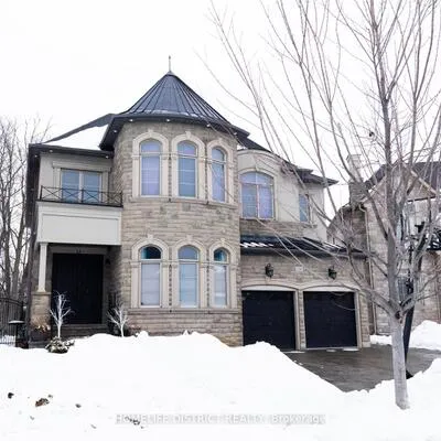 210,&nbsp;Cannes, Vellore Village, Vaughan