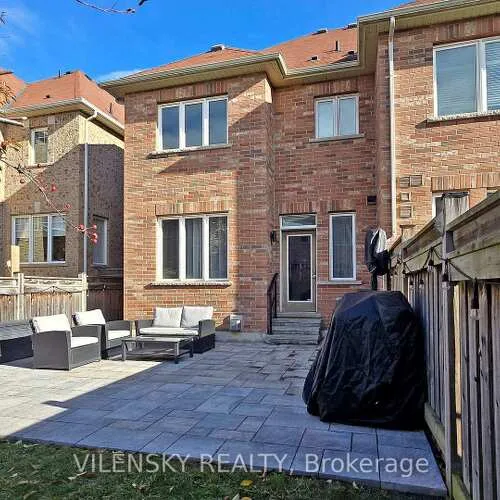 Premium freehold home for sale: 34, Elihof, Patterson, Vaughan