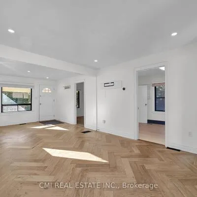 153,&nbsp;Clarence, West Woodbridge, Vaughan