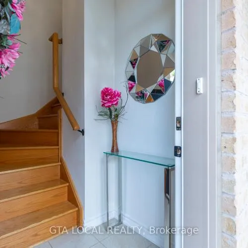 Premium freehold home for sale: 10, Porter, West Woodbridge, Vaughan