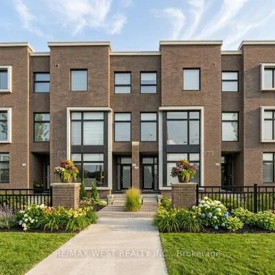 8208,&nbsp;Pine Valley, East Woodbridge, Vaughan