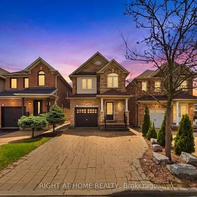 212,&nbsp;Venice Gate, Vellore Village, Vaughan