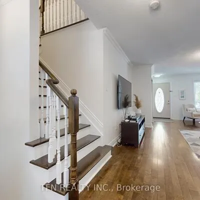 24,&nbsp;Lucerne, Vellore Village, Vaughan