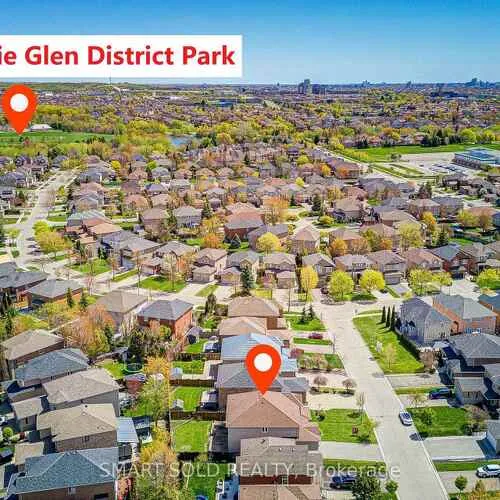 Premium freehold home for sale: 22, Beaton, Maple, Vaughan