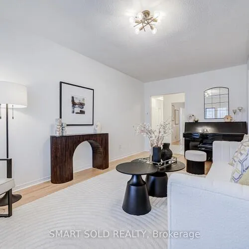Premium freehold home for sale: 123, Thornway, Brownridge, Vaughan