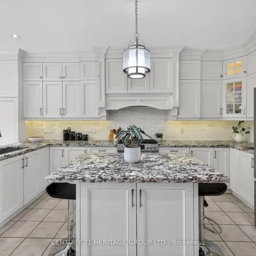 Premium freehold home for sale: 335, Bathurst Glen, Patterson, Vaughan