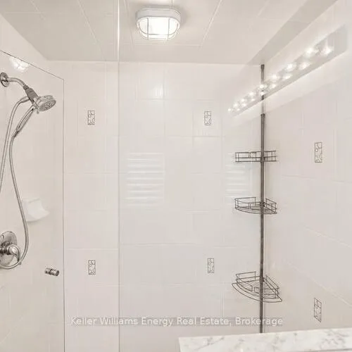 Premium freehold home for sale: 270, Kincardine St, Kleinburg, Vaughan