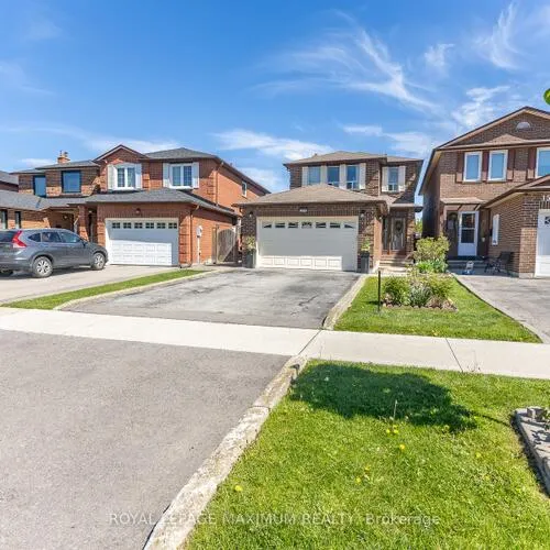 Premium freehold home for sale: 157, Misty Meadow, East Woodbridge, Vaughan