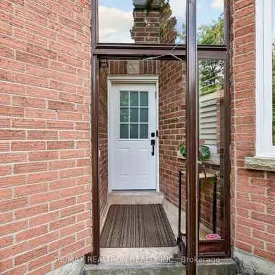 58,&nbsp;Roseborough, Uplands, Vaughan