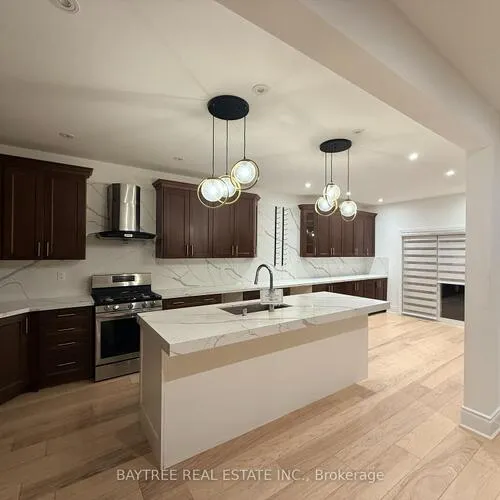 Premium freehold home for sale: 162, Bathurst Glen, Patterson, Vaughan