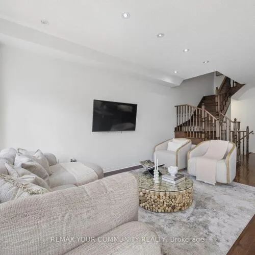 Premium freehold home for sale: 21, Warbler, Patterson, Vaughan