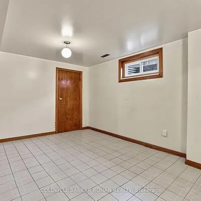 33,&nbsp;Marevan, East Woodbridge, Vaughan