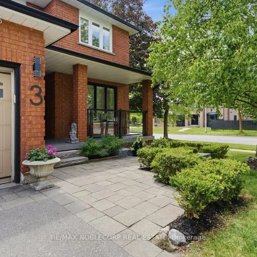 Premium freehold home for sale: 3, Castlehill, Maple, Vaughan