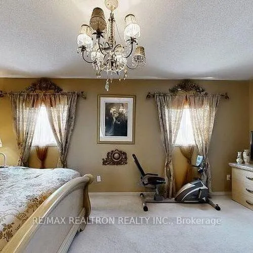 Premium freehold home for sale: 215, Drummond, Maple, Vaughan