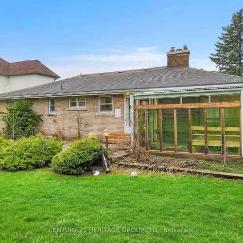 Premium freehold home for sale: 19, Oakbank, Uplands, Vaughan