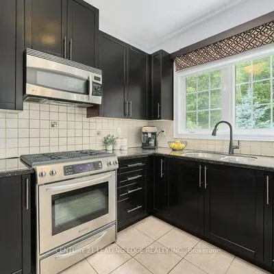 382,&nbsp;Via Campanile, Vellore Village, Vaughan
