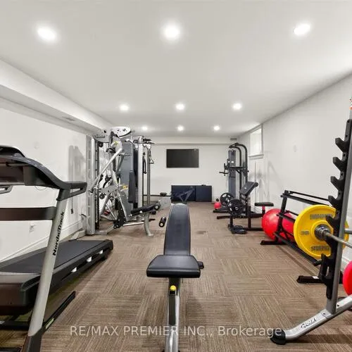 Premium freehold home for sale: 40, Golf, East Woodbridge, Vaughan