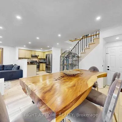 262,&nbsp;Wildberry, Vellore Village, Vaughan