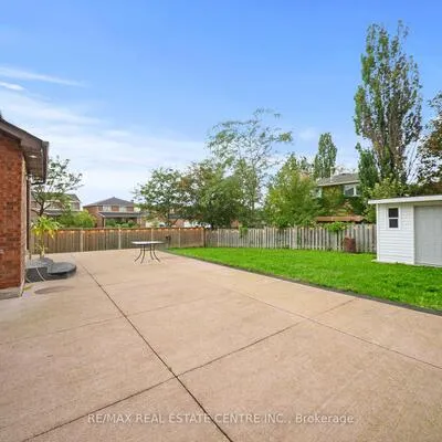 2,&nbsp;Hollyburn, West Woodbridge, Vaughan