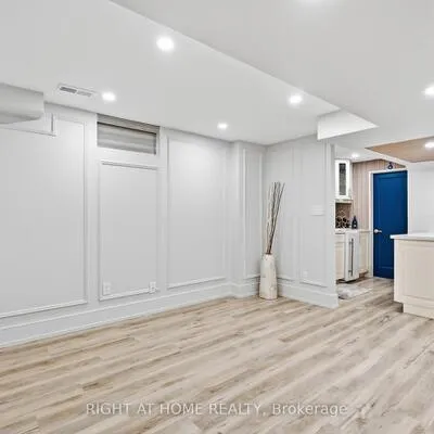 217,&nbsp;Rosanna, Maple, Vaughan