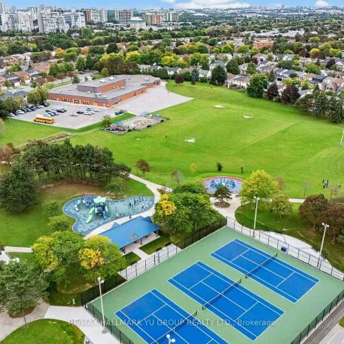 Premium freehold home for sale: 21, Esther, Crestwood-Springfarm-Yorkhill, Vaughan