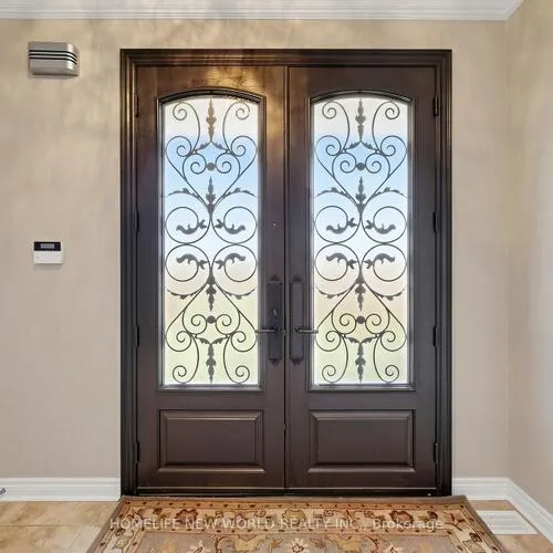 Premium freehold home for sale: 19, Featherwood, Patterson, Vaughan